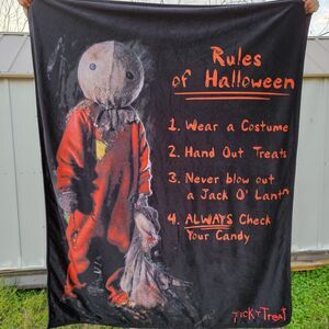 Spirit Halloween Trick 'r Treat Throw 60" X 50"